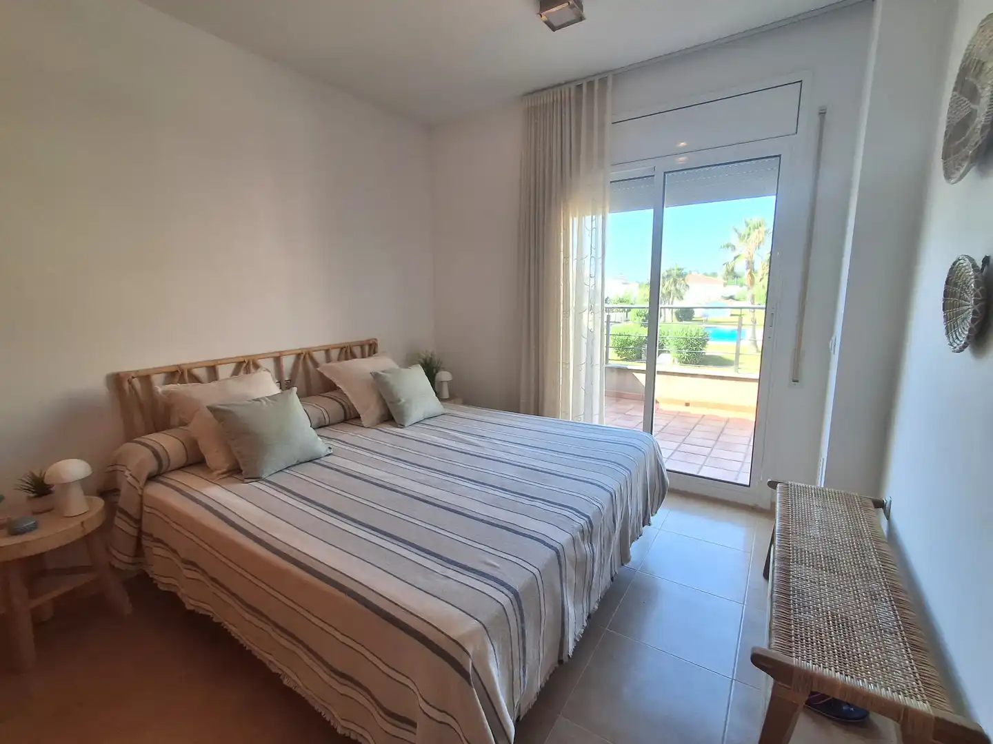 Dormitori de Casa adosada en venda en Mont-roig del Camp amb Aire condicionat, Jardí privat i Terrassa