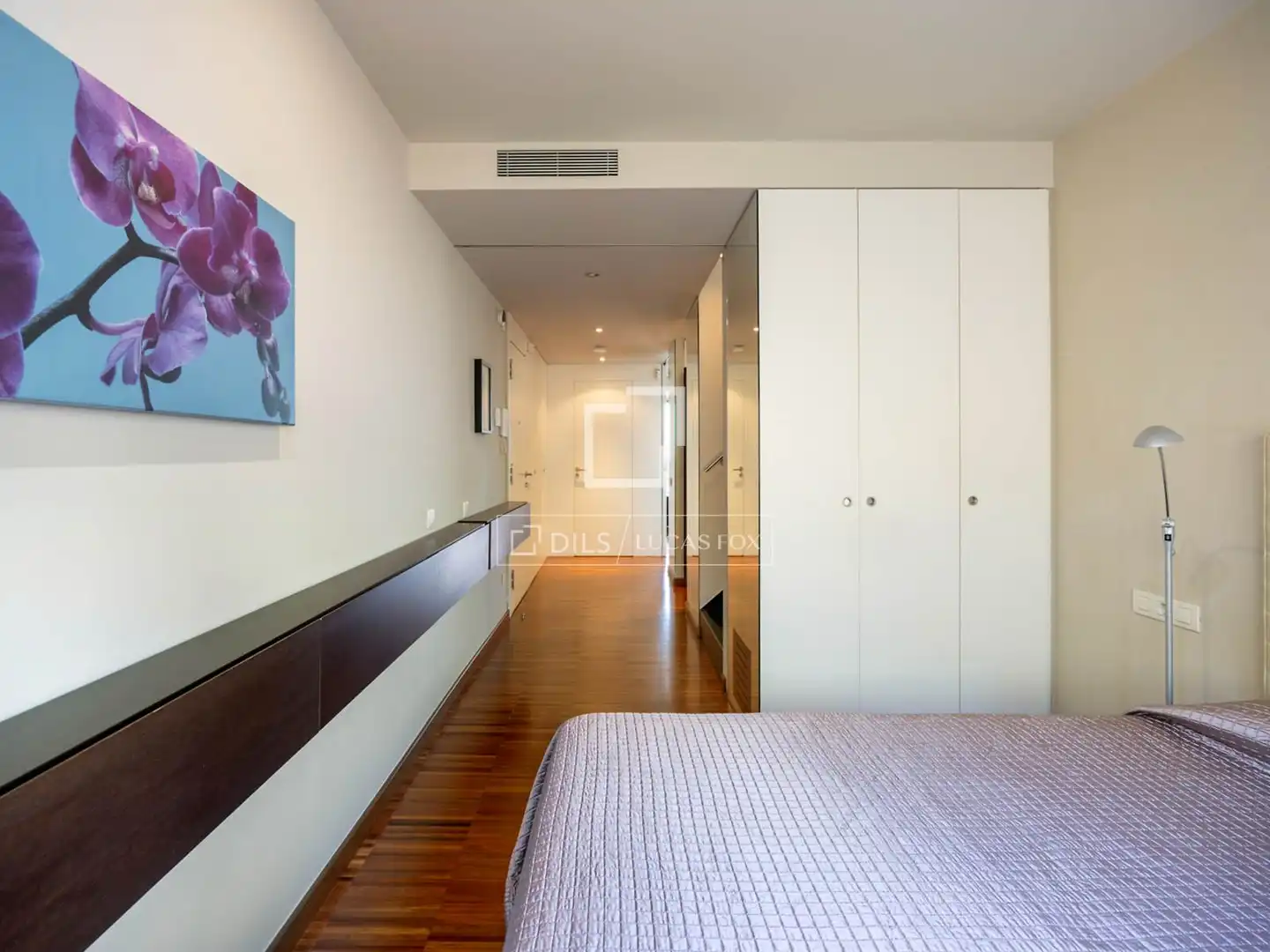 Bedroom of Attic for sale in Barcelona  with Air Conditioner, Parquet flooring and Terrace
