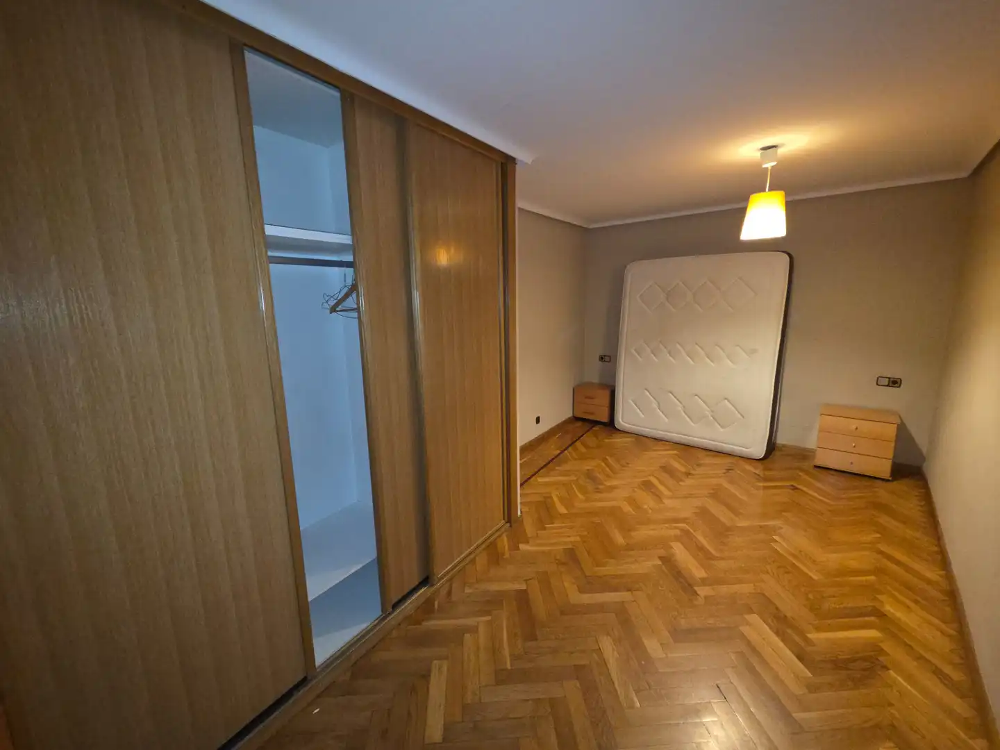 Habitación de Piso en venta en Teruel con Calefacción
