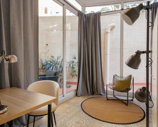 Dormitori de Apartament per a compartir en  Barcelona Capital amb Forn, Rentadora i Microones