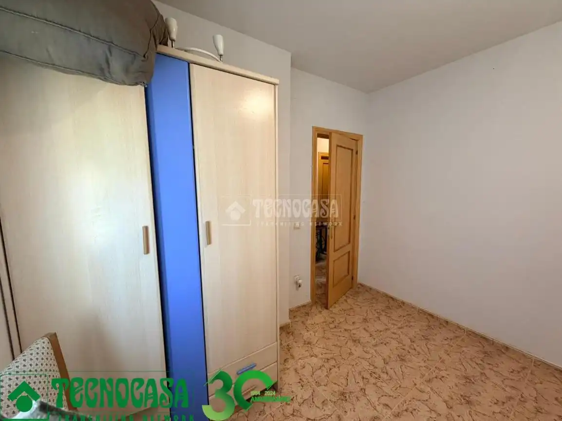 Habitación de Casa adosada en venta en Albarreal de Tajo con Aire acondicionado y Jardín privado