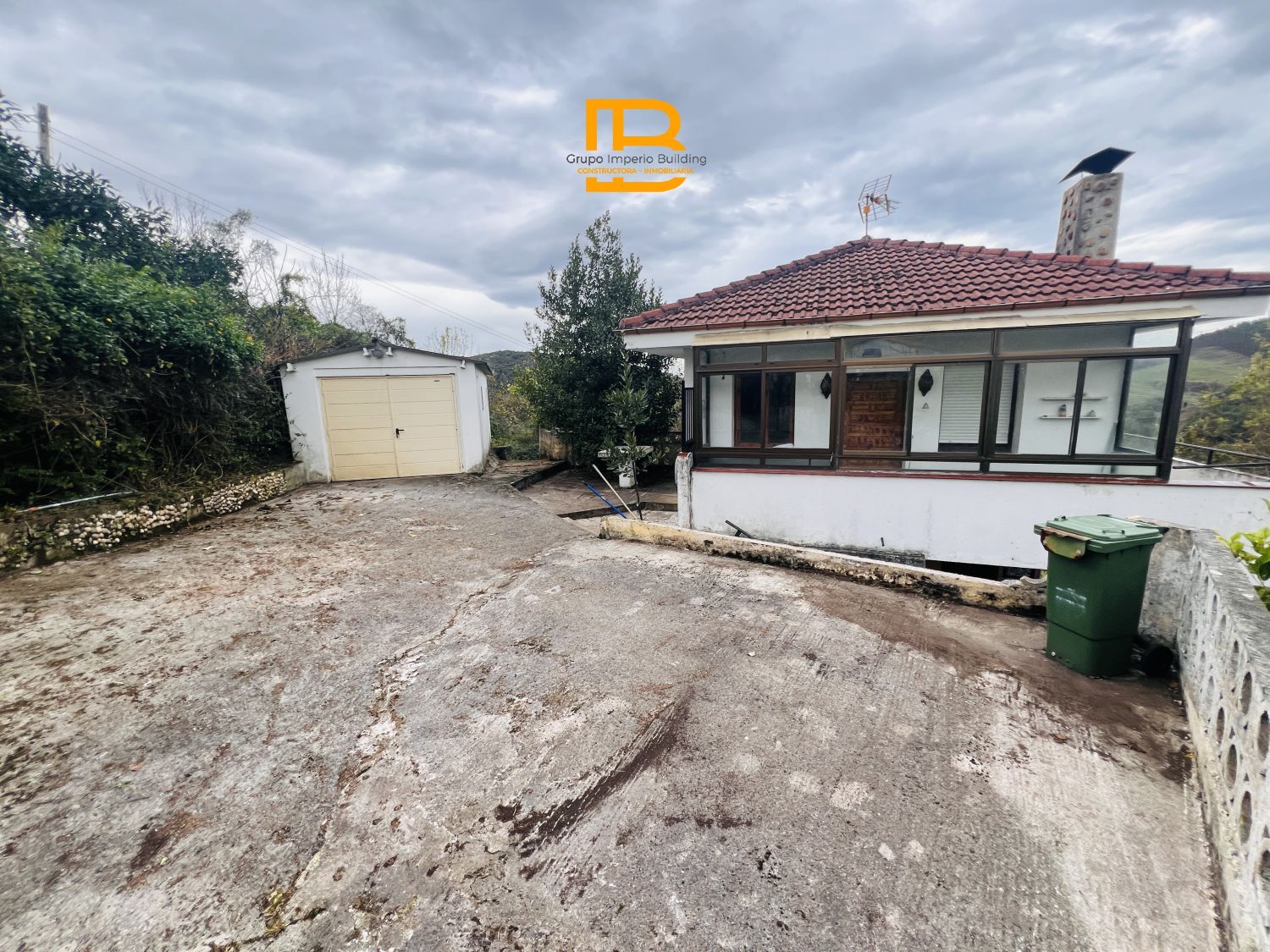 Vista exterior de Casa o xalet en venda en Voto amb Terrassa i Traster