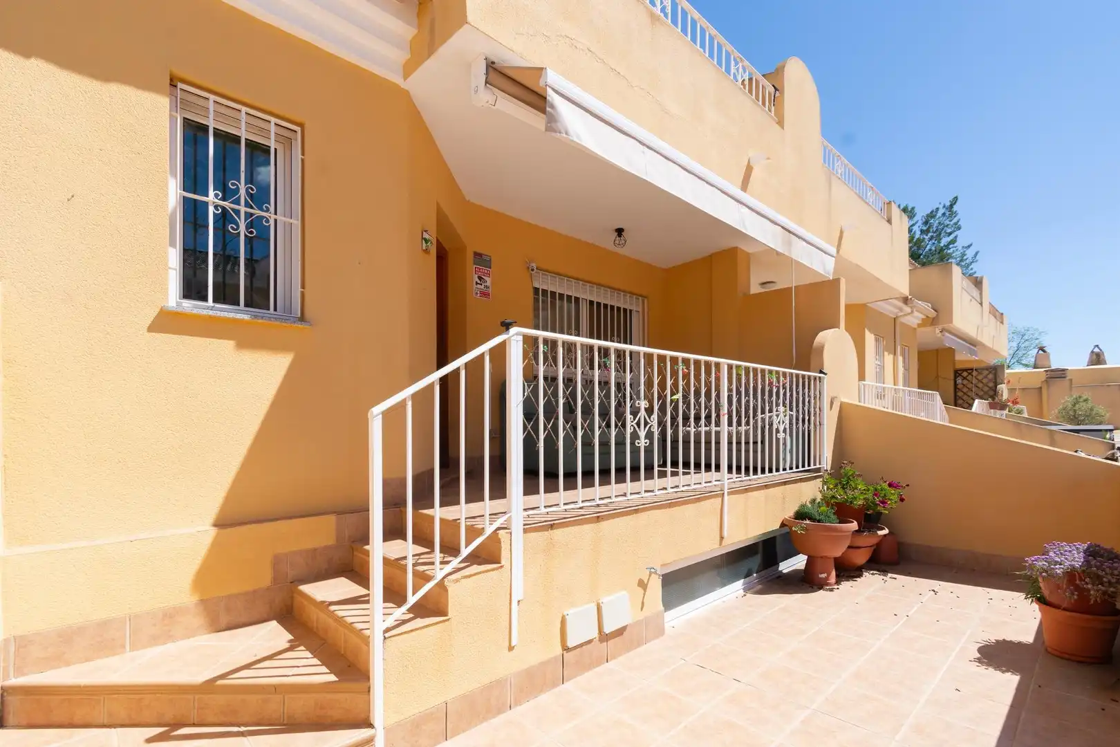 Vista exterior de Casa o xalet en venda en Cartagena amb Aire condicionat, Calefacció i Jardí privat