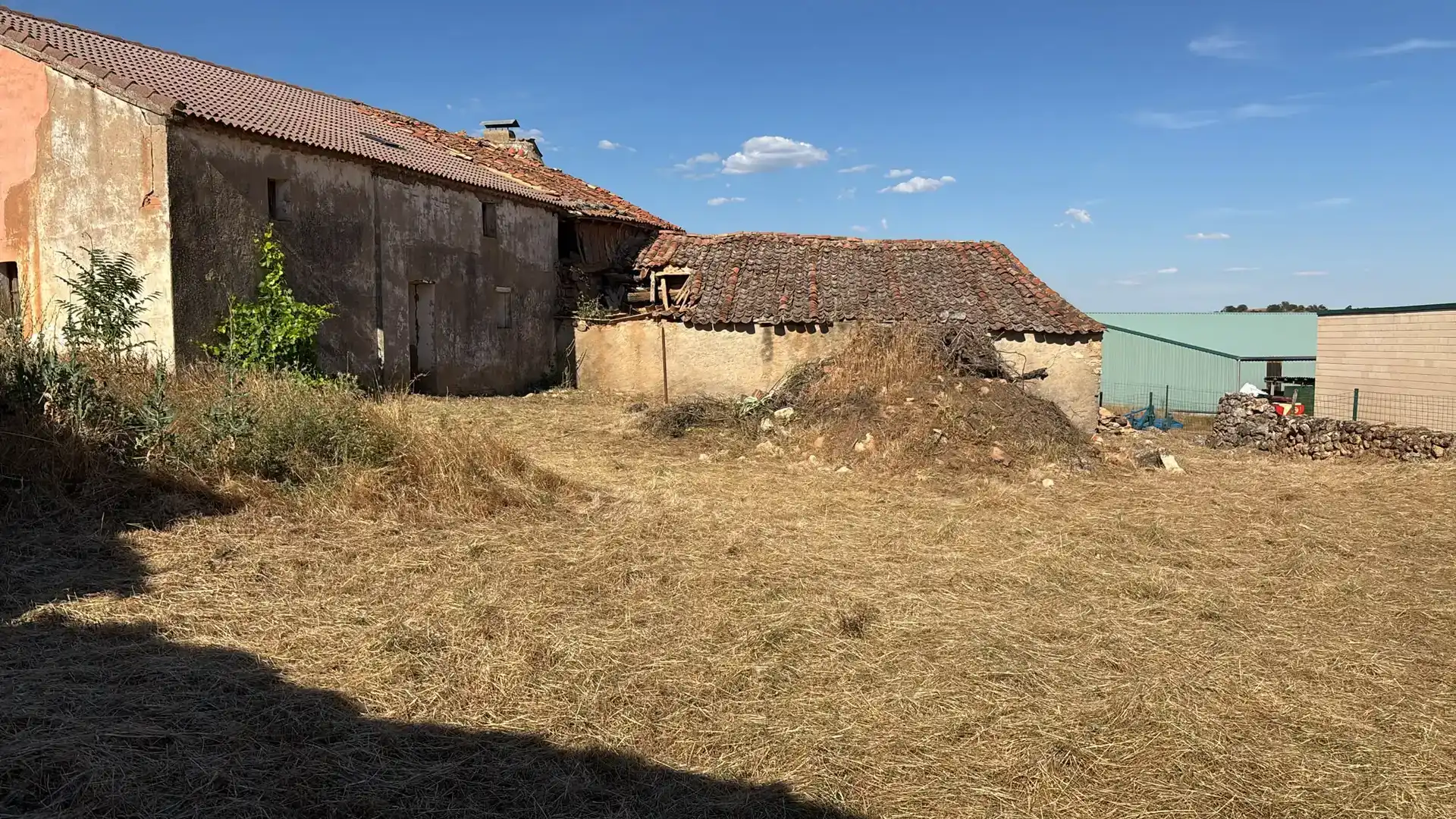 Casa adosada en venda en Velamazán amb Jardí privat, Traster i Moblat