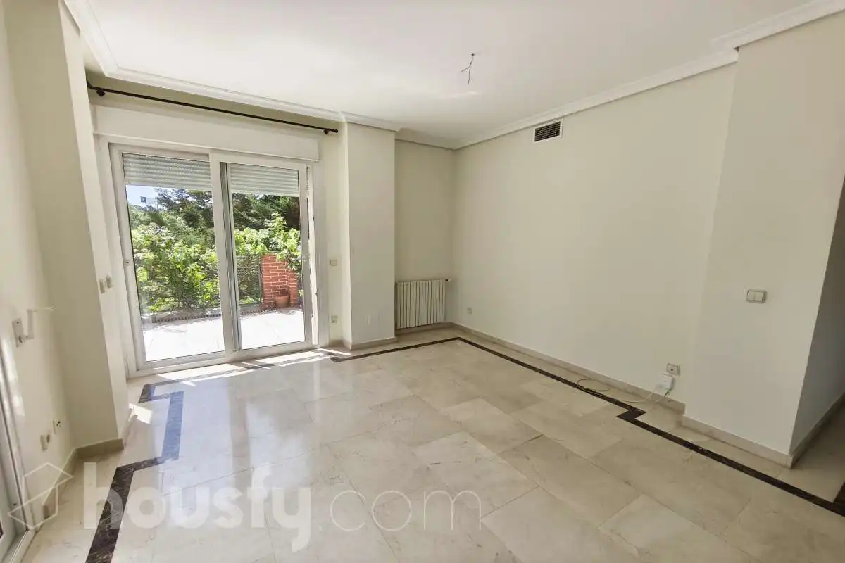 Vista exterior de Piso de alquiler en Madrid con Aire acondicionado, Calefacción y Terraza
