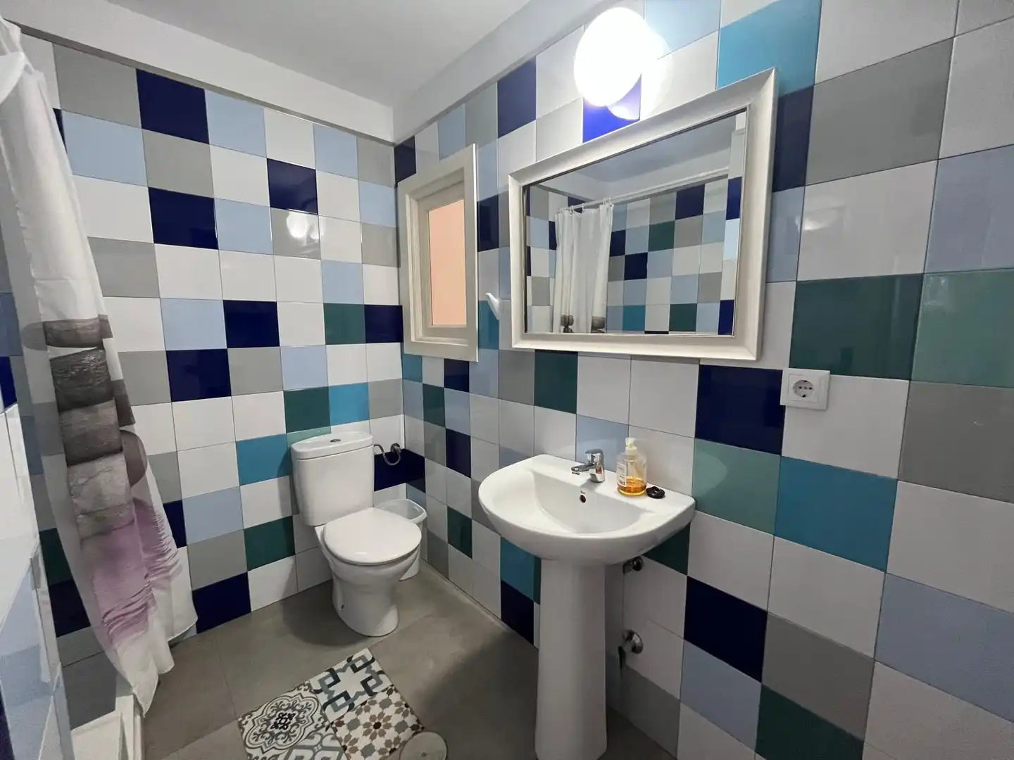 Baño de Piso en venta en Chipiona