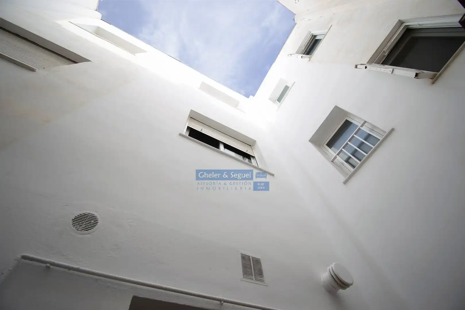 Vista exterior de Casa adosada en venta en Sagunto / Sagunt con Terraza y Balcón