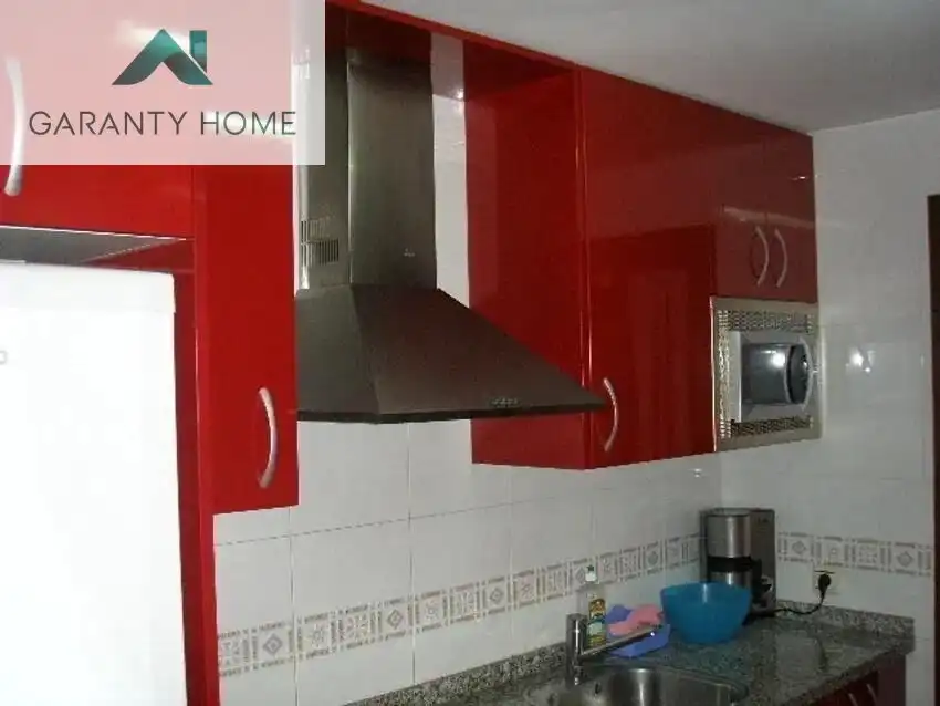 Cocina de Piso de alquiler en Málaga con Aire acondicionado, Calefacción y Jardín privado
