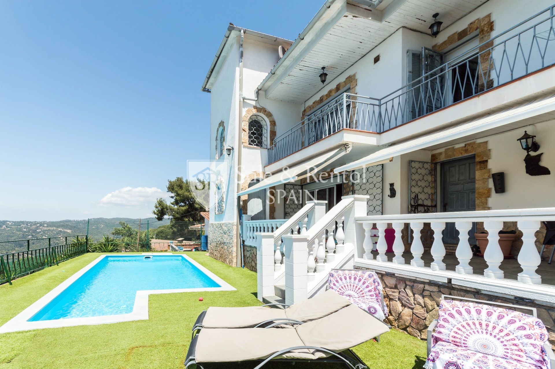Vista exterior de Casa o xalet en venda en Lloret de Mar amb Calefacció, Jardí privat i Terrassa