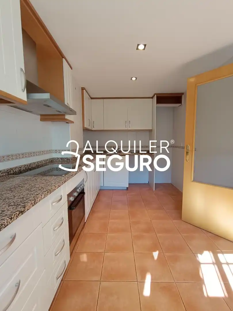 Cuina de Casa o xalet de lloguer en Aranjuez amb Calefacció, Terrassa i Traster