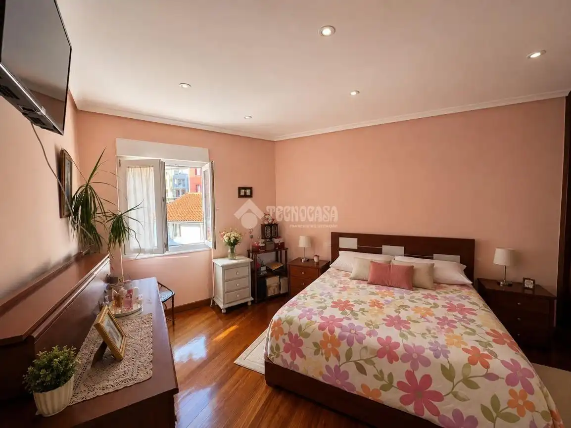 Bedroom of Flat for sale in Santander  with Balcony
