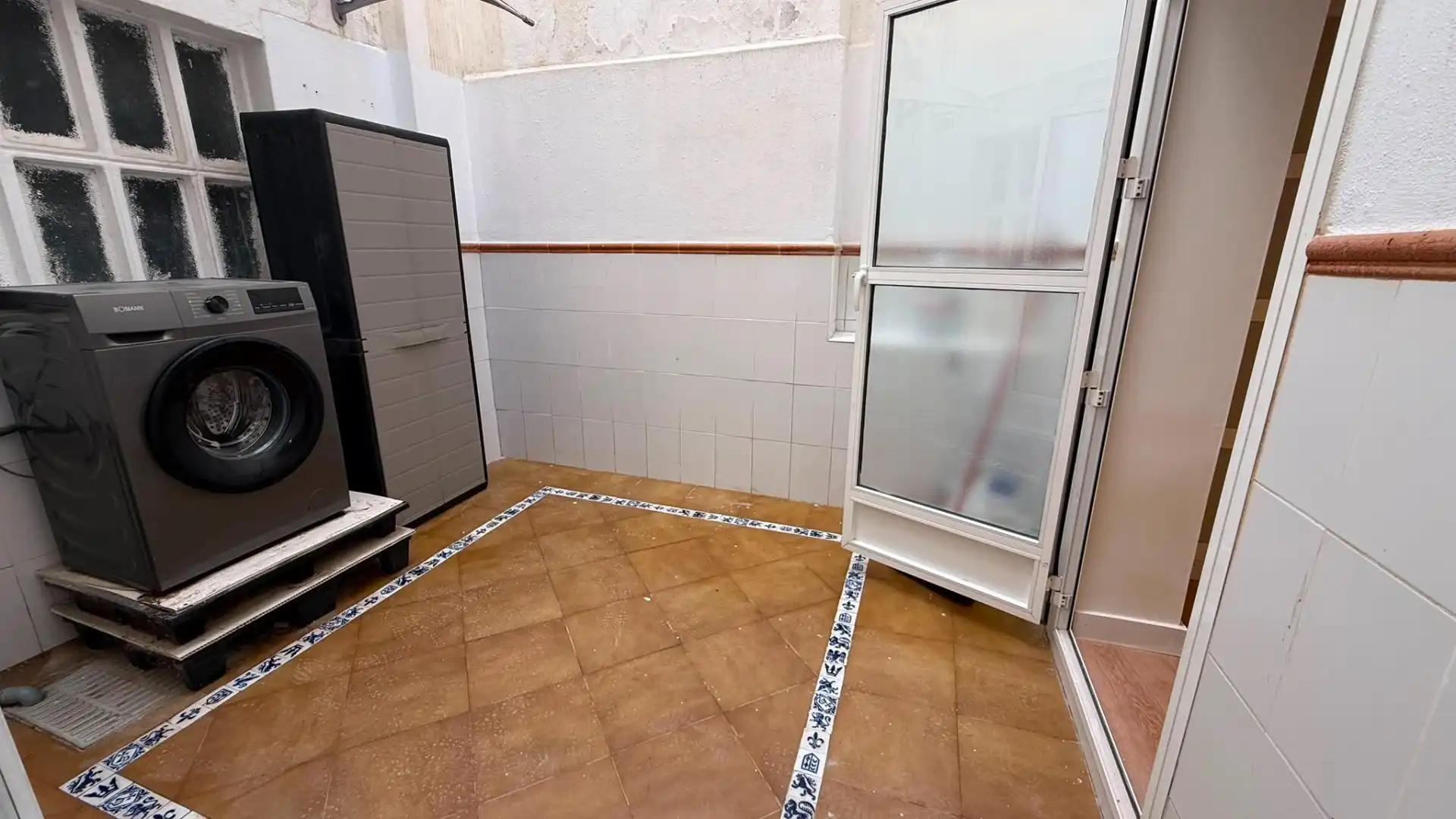 Ground floor for rent in Calle ALFONSO VII, Centro