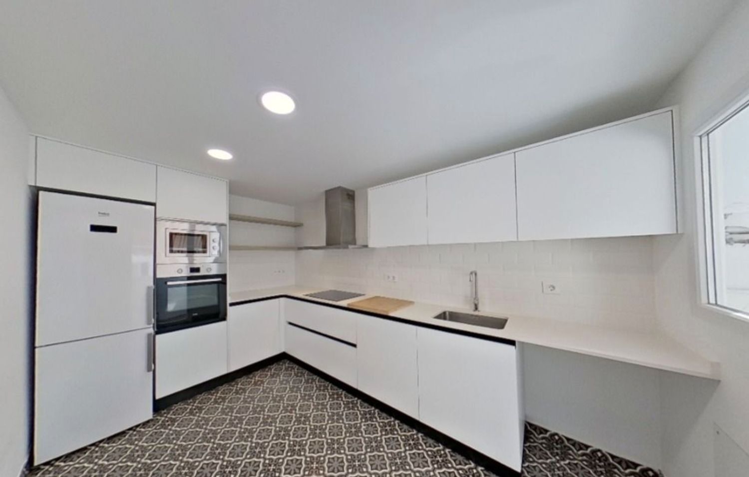 Kitchen of Flat for sale in  Valencia Capital  with Air Conditioner and Balcony