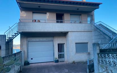 Vista exterior de Casa o xalet en venda en Vigo  amb Calefacció, Jardí privat i Terrassa