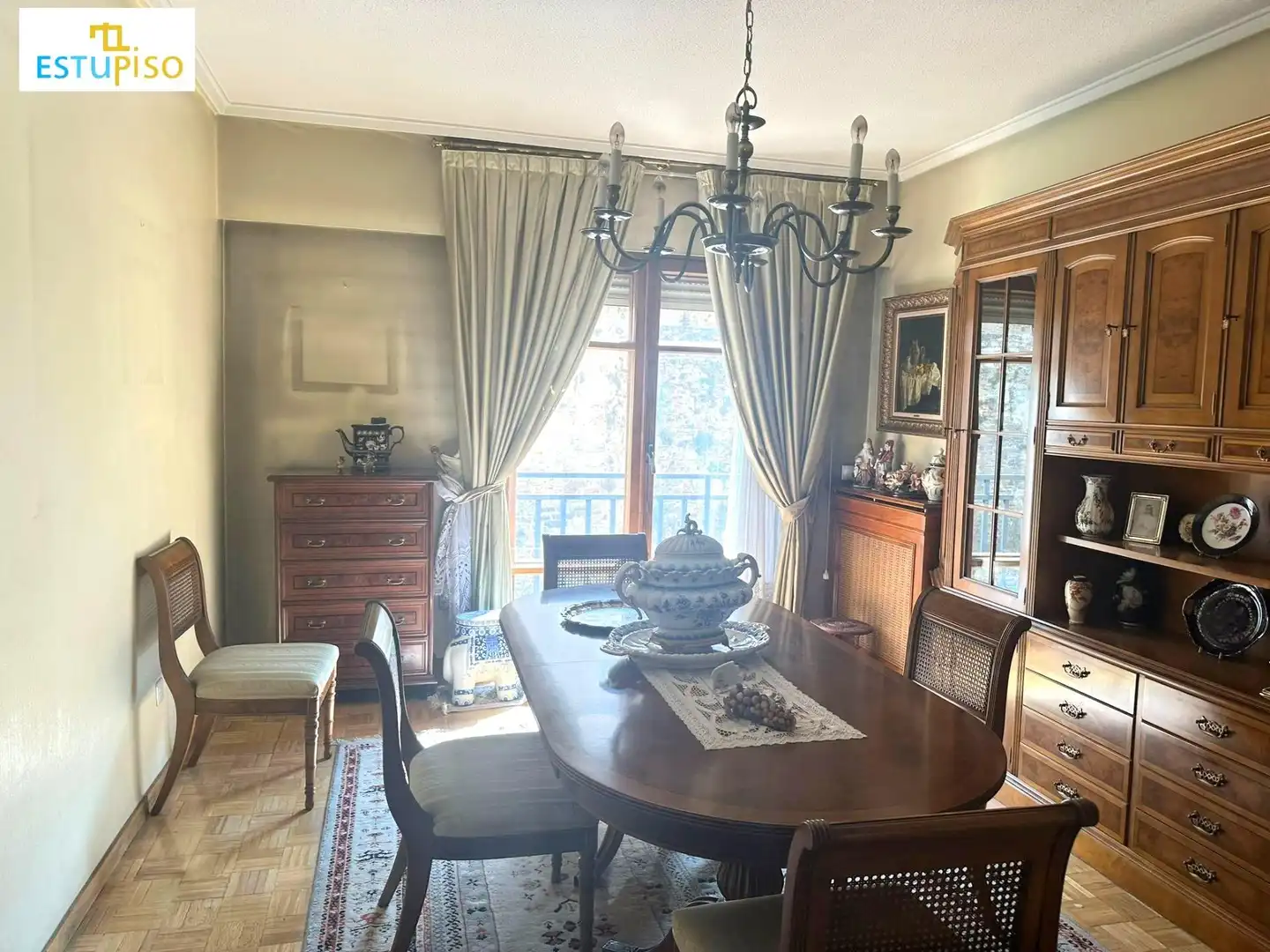 Comedor de Piso en venta en León Capital  con Calefacción, Terraza y Amueblado