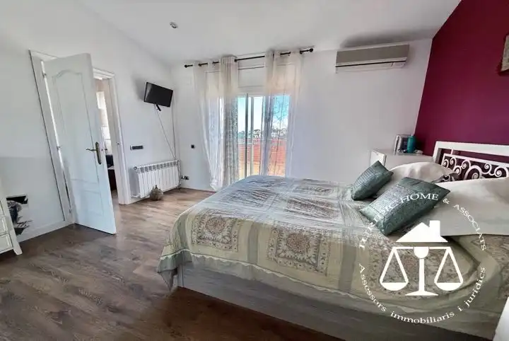 Dormitori de Casa o xalet en venda en Sant Boi de Llobregat amb Aire condicionat, Calefacció i Jardí privat