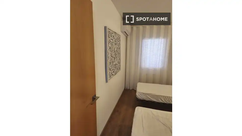 Schlafzimmer von Wohnung zur Miete in Terrassa mit Klimaanlage, Heizung und Möbliert