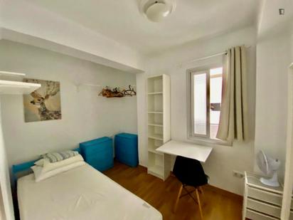 Bedroom of Apartment to share in  Valencia Capital