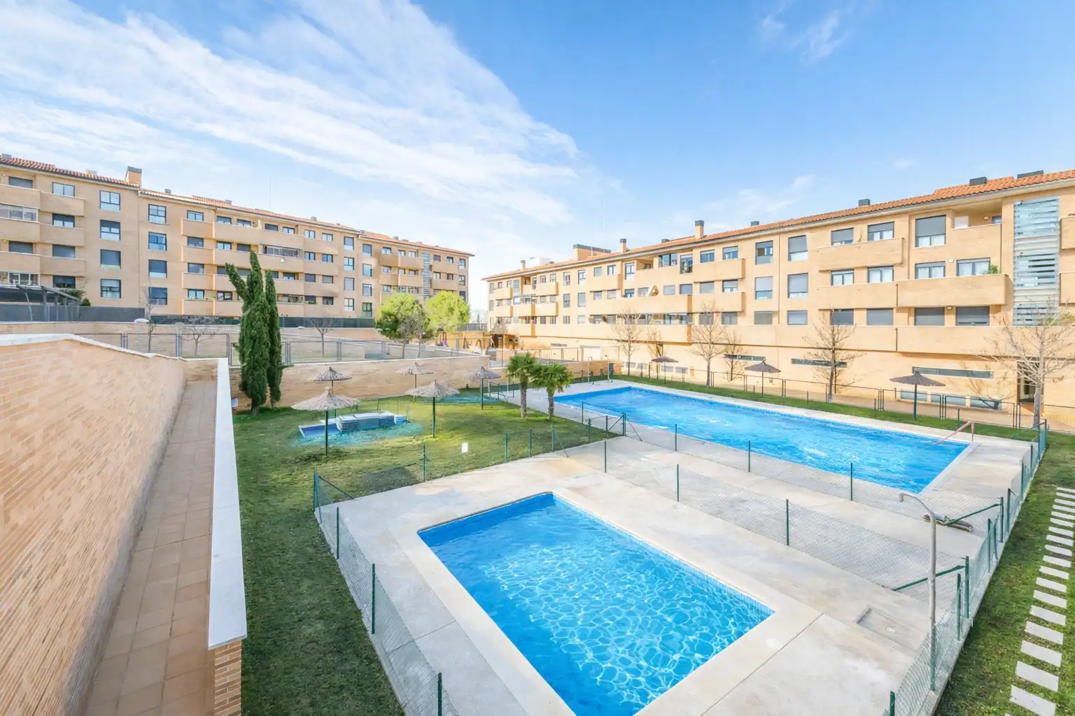 Piscina de Pis en venda en Navalcarnero amb Aire condicionat, Calefacció i Parquet