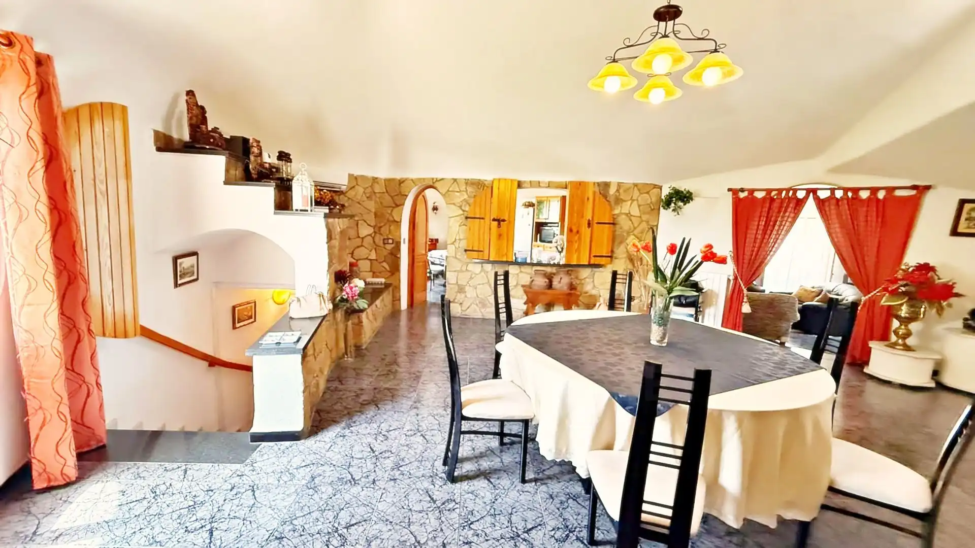 Casa pareada con piscina en venta en Calle Maestra Doña Mercedes, imagen 4