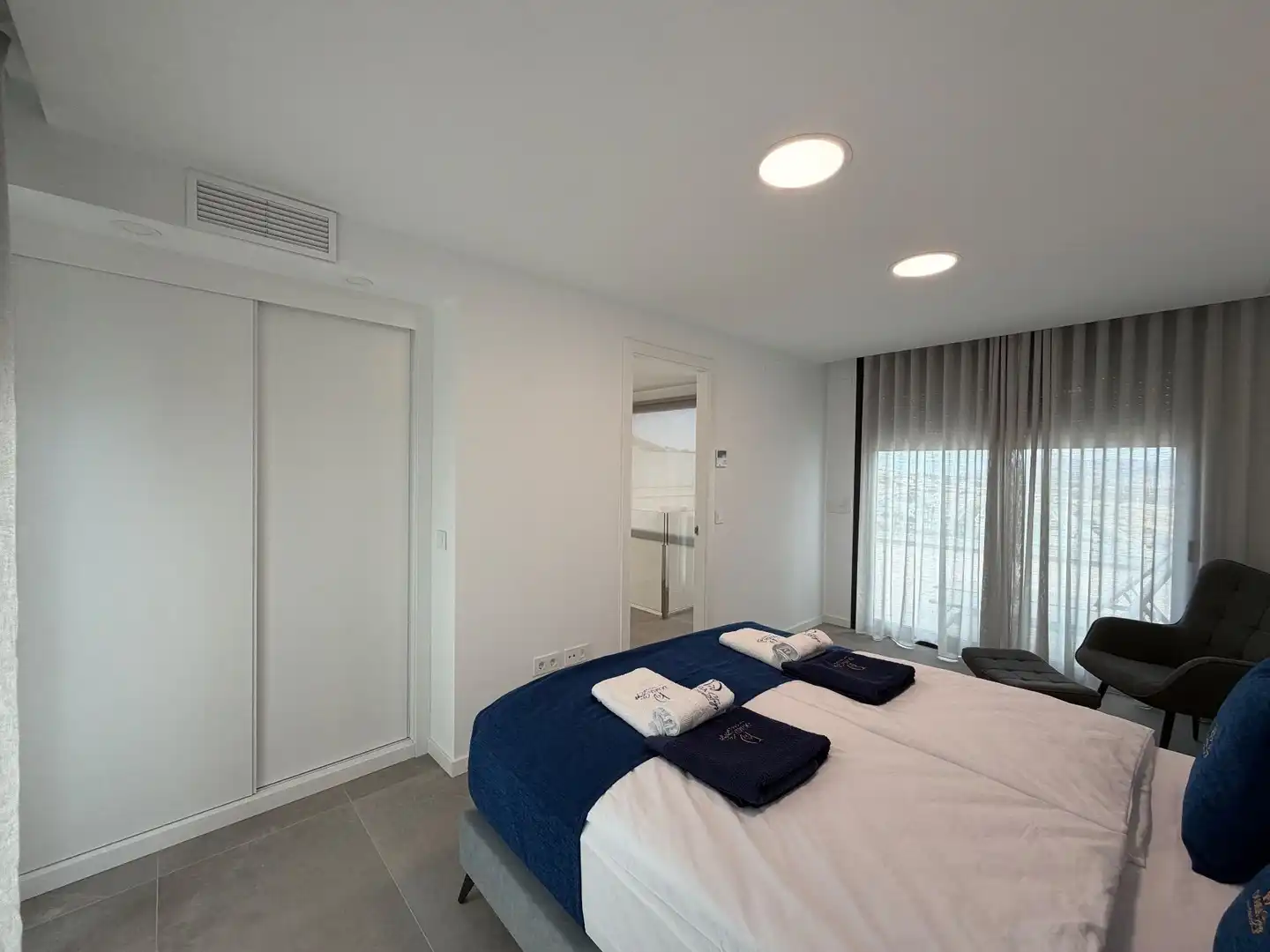Schlafzimmer von Dachboden zur Miete in Finestrat mit Klimaanlage, Heizung und Privatgarten