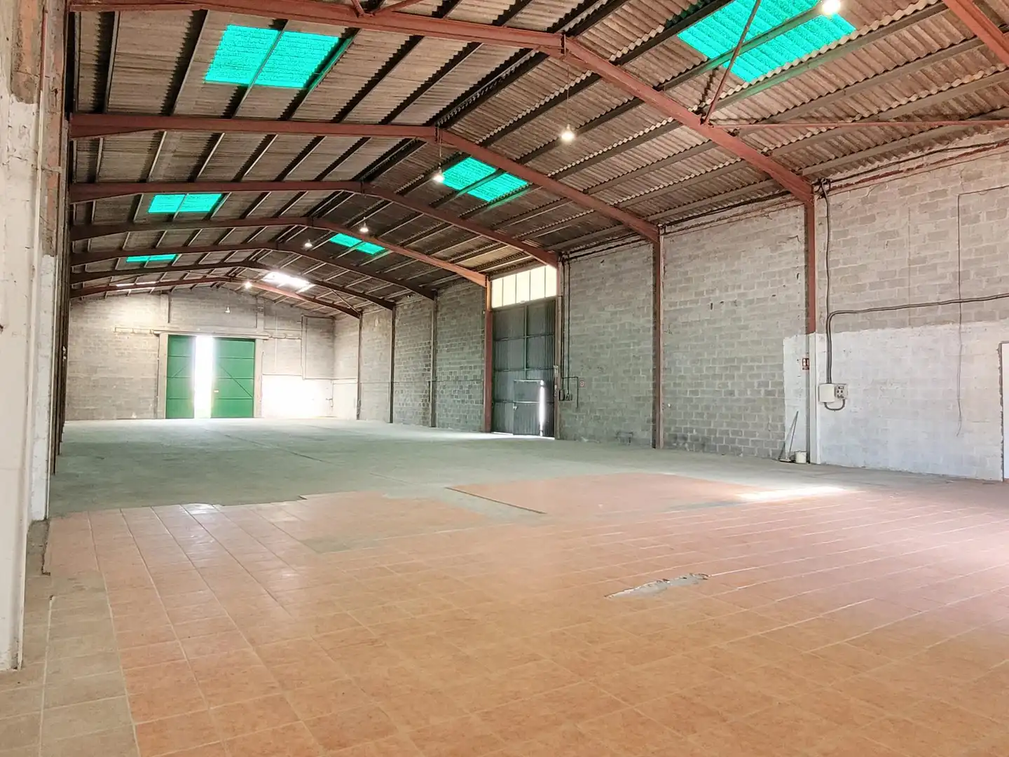 Nave industrial de alquiler en Bell-lloc d'Urgell