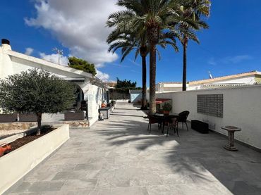 Casa amb jardí en venda a Nueva Torrevieja - Aguas Nuevas