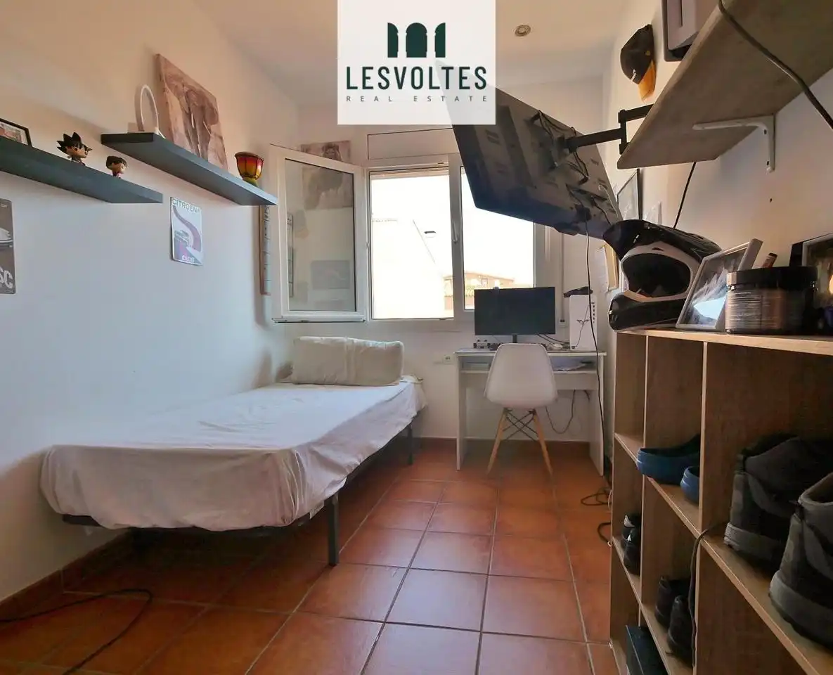 Piso en venta en Carrer de Bellcaire, La Punxa