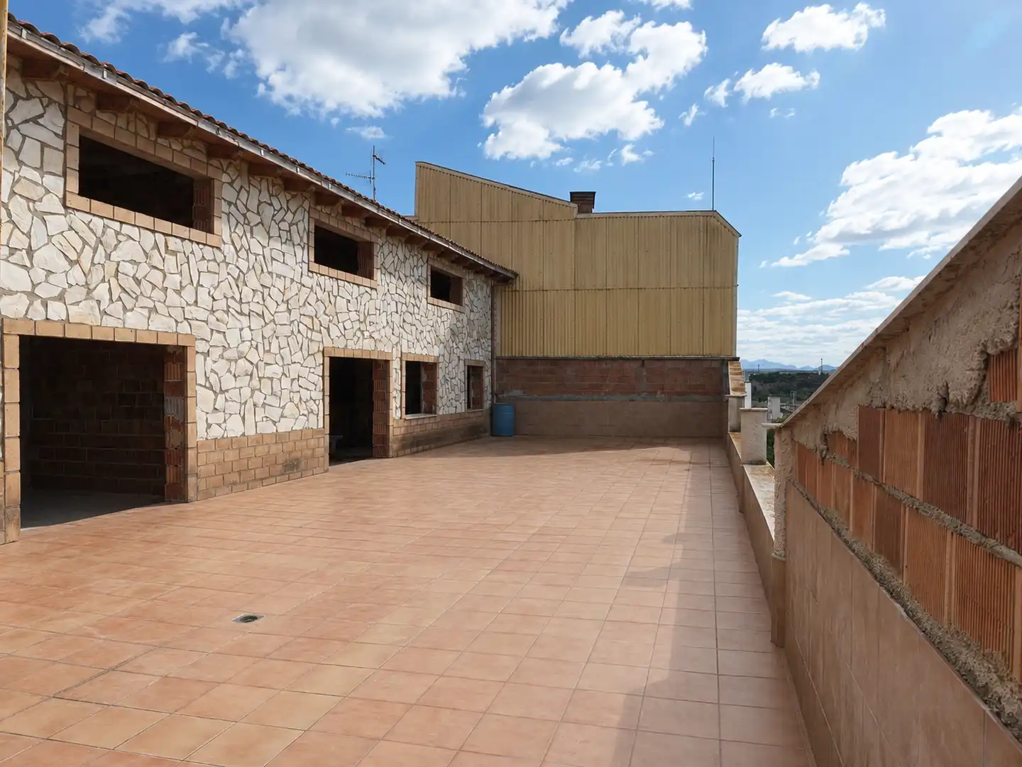 Vista exterior de Casa adosada en venda en Móra la Nova amb Aire condicionat, Terrassa i Traster