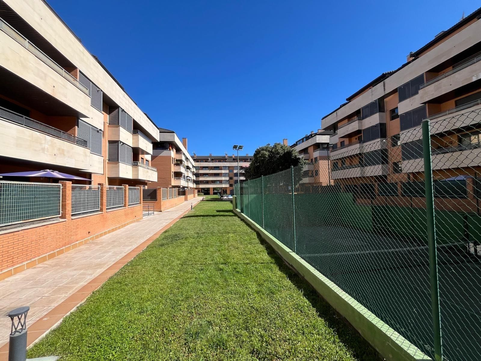 Exterior view of Flat for sale in Yebes  with Private garden, Terrace and Community pool