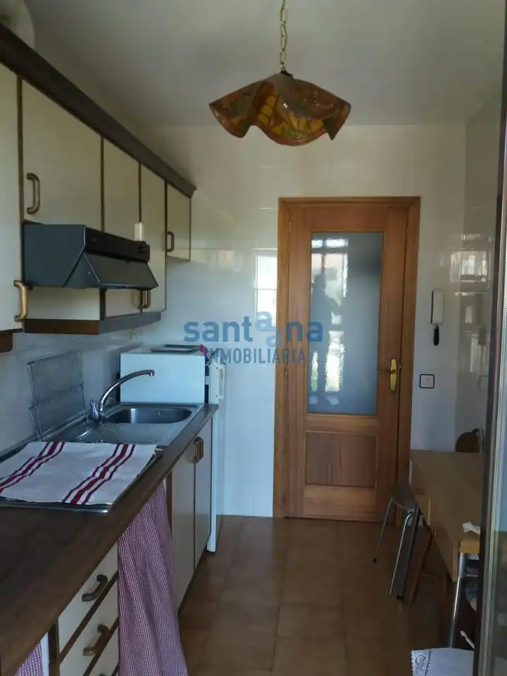 Cocina de Apartamento en venta en Mansilla de las Mulas con Terraza, Trastero y Amueblado