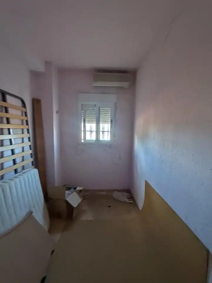 Schlafzimmer von Fabrikhallen zur Miete in Castalla