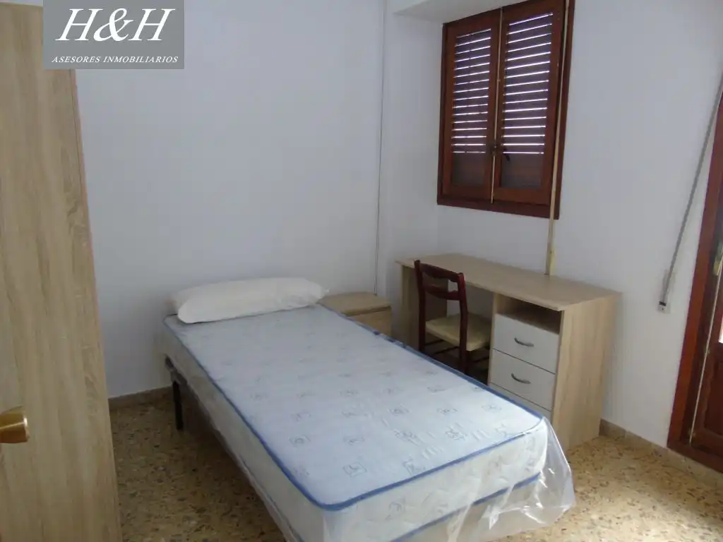 Appartamento con terrazza in affitto a El Castell, imagen 11