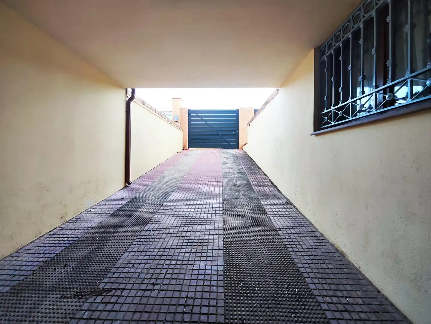 Parking de Casa o chalet en venta en Puertollano con Aire acondicionado, Calefacción y Jardín privado