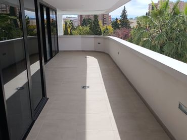 Piso con ascensor en venta en Ronda de Levante 32