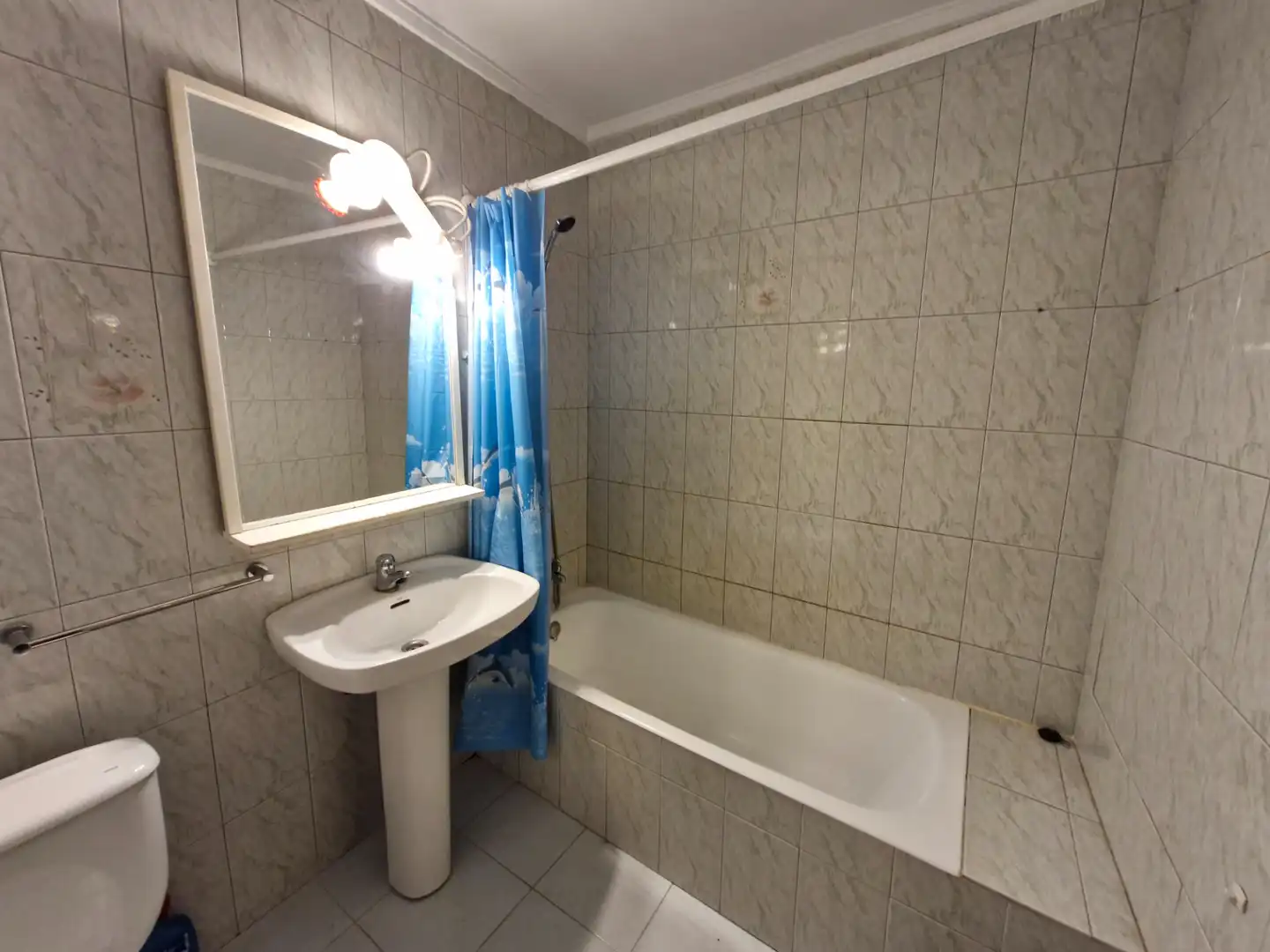 Baño de Piso de alquiler en Valle de Mena con Calefacción, Parquet y Amueblado