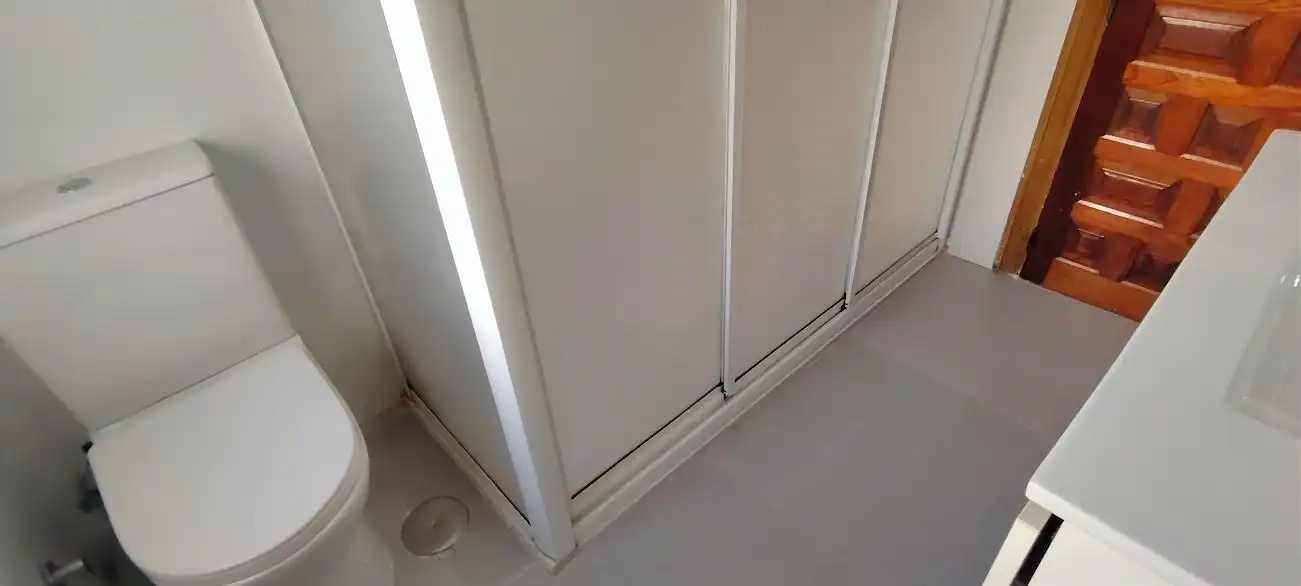 Baño de Piso de alquiler en Linares con Aire acondicionado, Calefacción y Amueblado