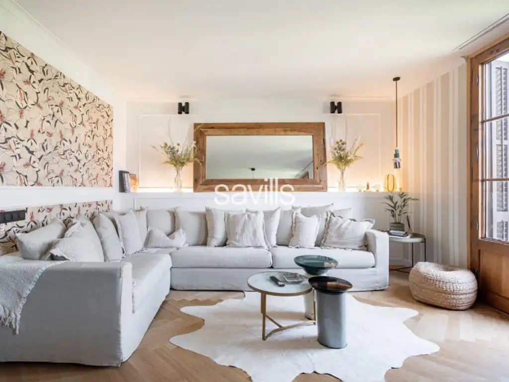 Sala d'estar de Apartament en venda en Barcelona amb Aire condicionat, Terrassa i Forn