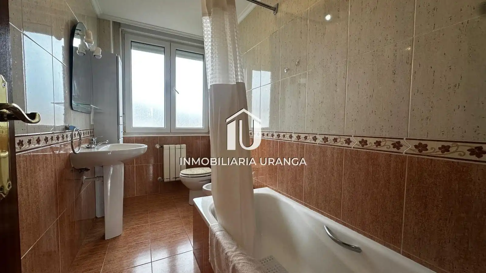 Baño de Piso en venta en Bárcena de Cicero con Calefacción, Terraza y Amueblado
