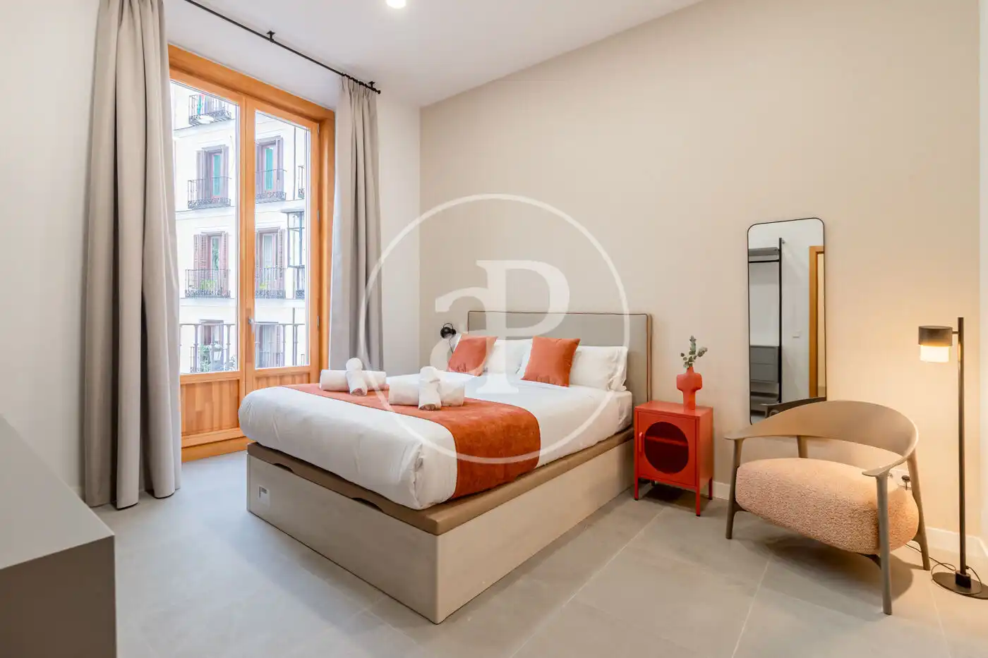 Schlafzimmer von Wohnung zur Miete in Madrid mit Klimaanlage, Heizung und Möbliert