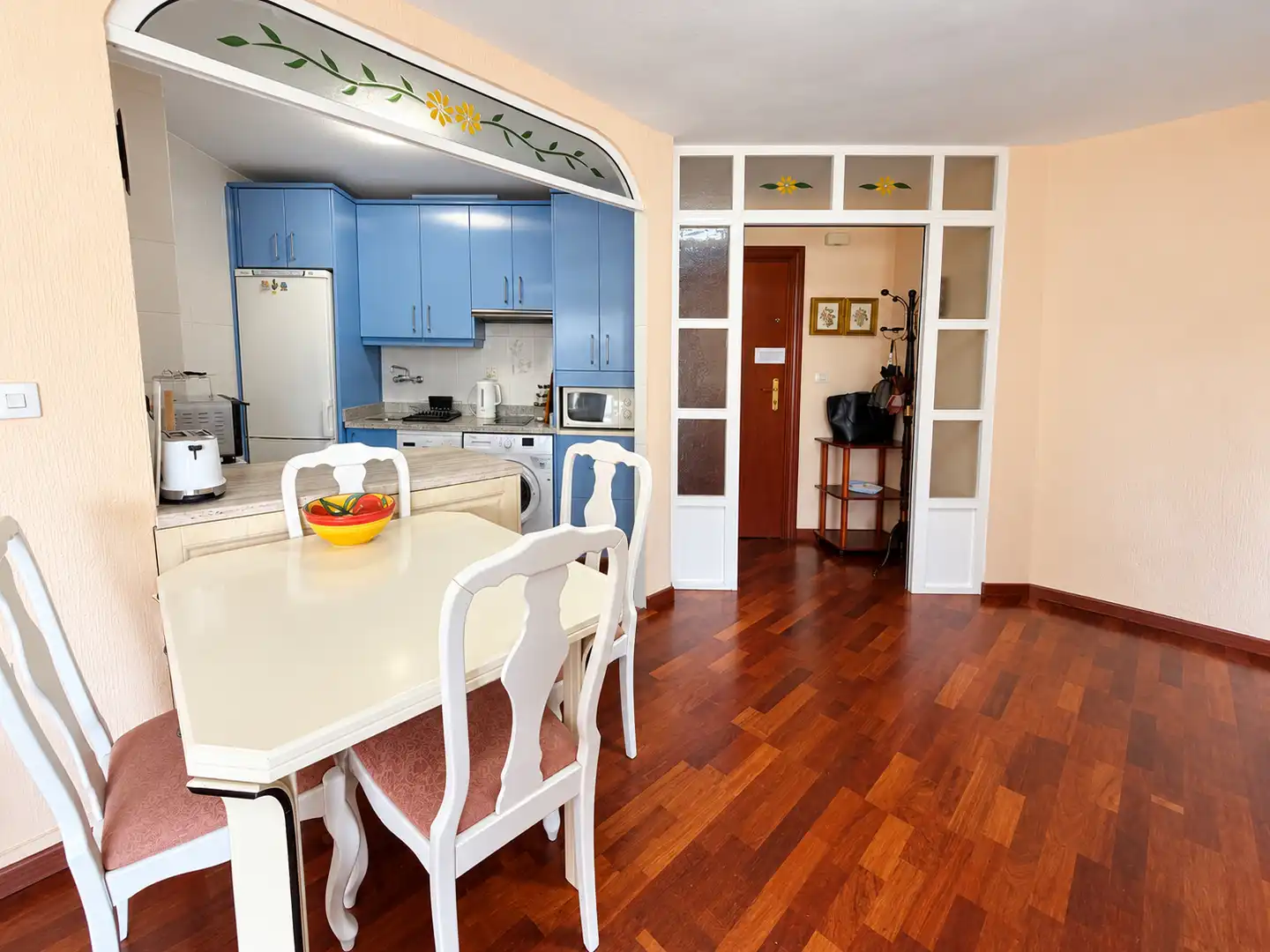 Menjador de Apartament en venda en Torremolinos amb Aire condicionat, Terrassa i Moblat