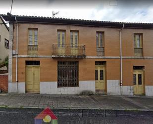 Vista exterior de Casa o xalet en venda en Mieres (Asturias) amb Terrassa, Piscina i Balcó