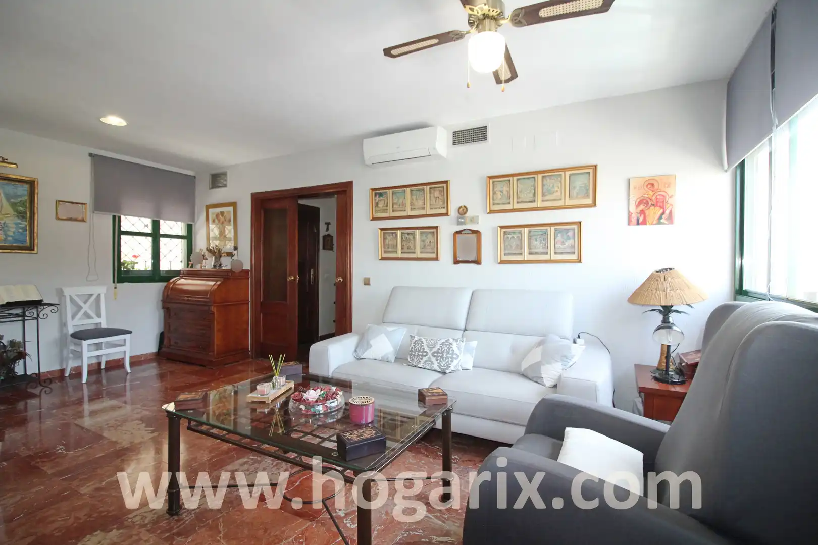 Sala d'estar de Casa adosada en venda en Huelva