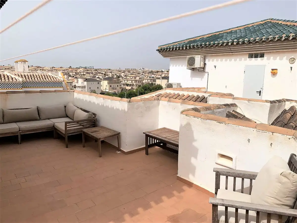 Terraza de Apartamento de alquiler en Orihuela con Terraza y Piscina comunitaria