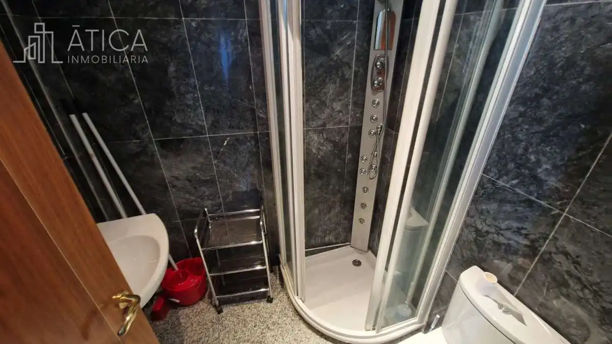 Bany de Apartament en venda en Salamanca amb Calefacció i Moblat