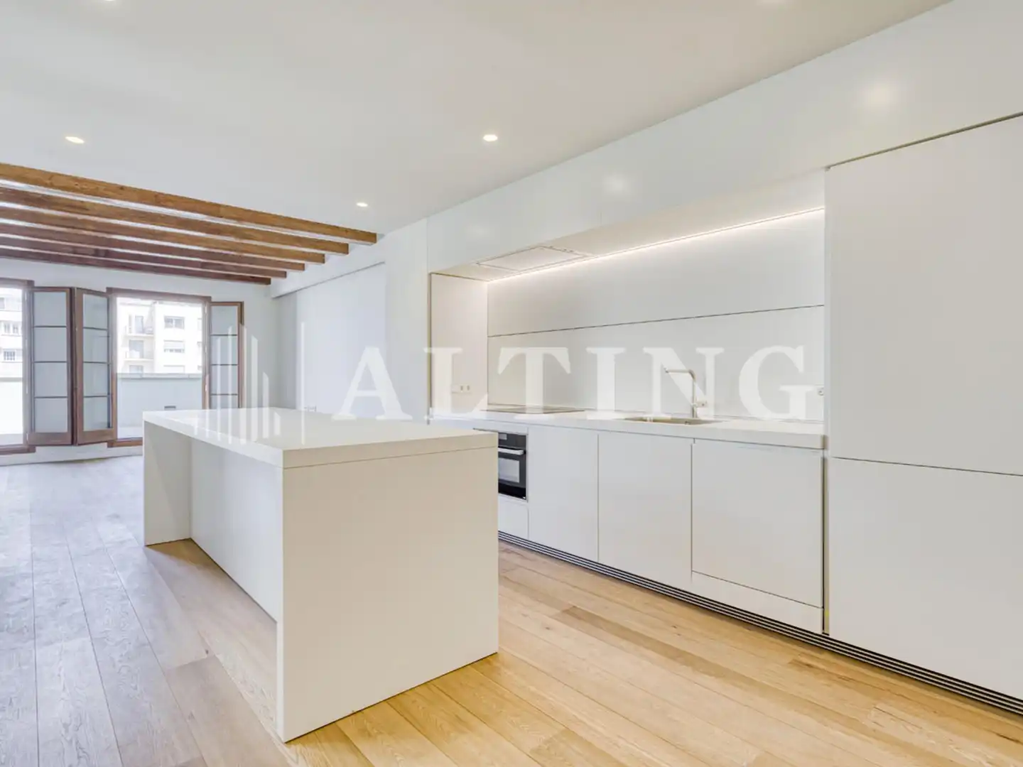 Appartamento con ascensore in vendita a Calle Pau Claris, imagen 5