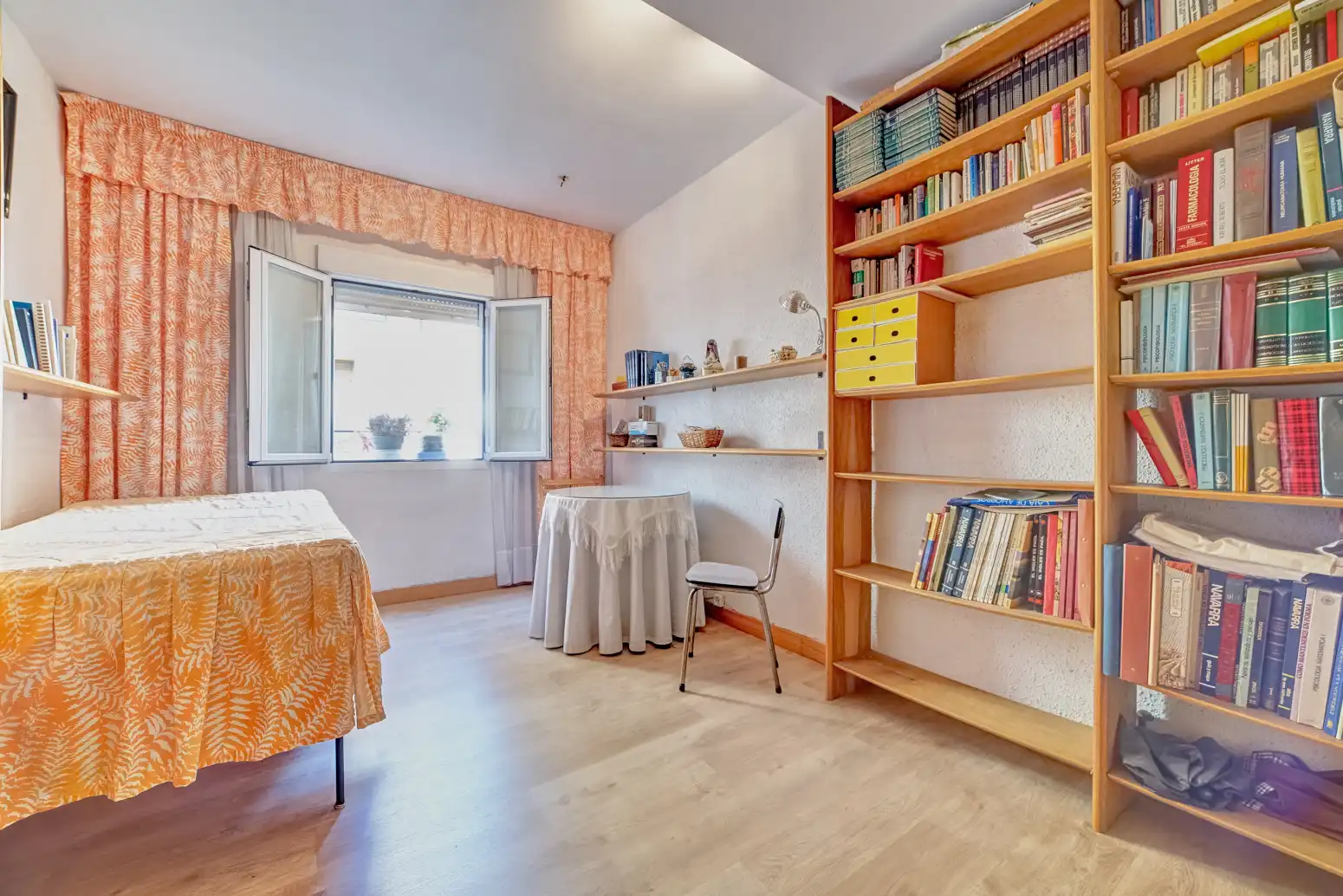 Habitación de Piso en venta en Burlada / Burlata con Calefacción, Parquet y Balcón