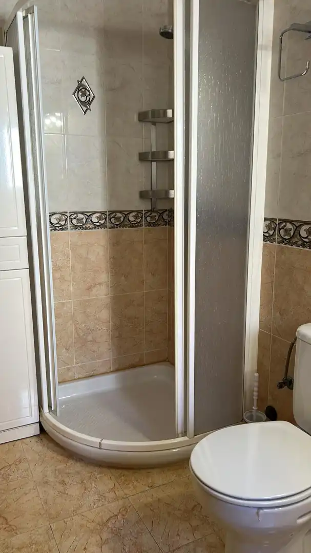 Badezimmer von Maisonette zum Verkauf in Santa Pola mit Klimaanlage, Heizung und Privatgarten