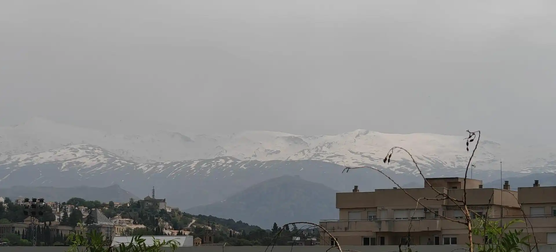Vista exterior de Pis de lloguer en Granada amb Aire condicionat, Moblat i Balcó