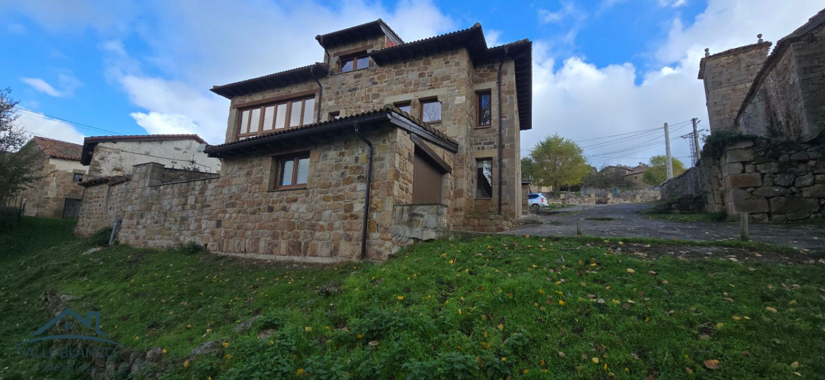 Exterior view of House or chalet for sale in Valderredible